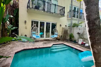 808 N Victoria Park Rd, Fort Lauderdale: photo 1 of 17