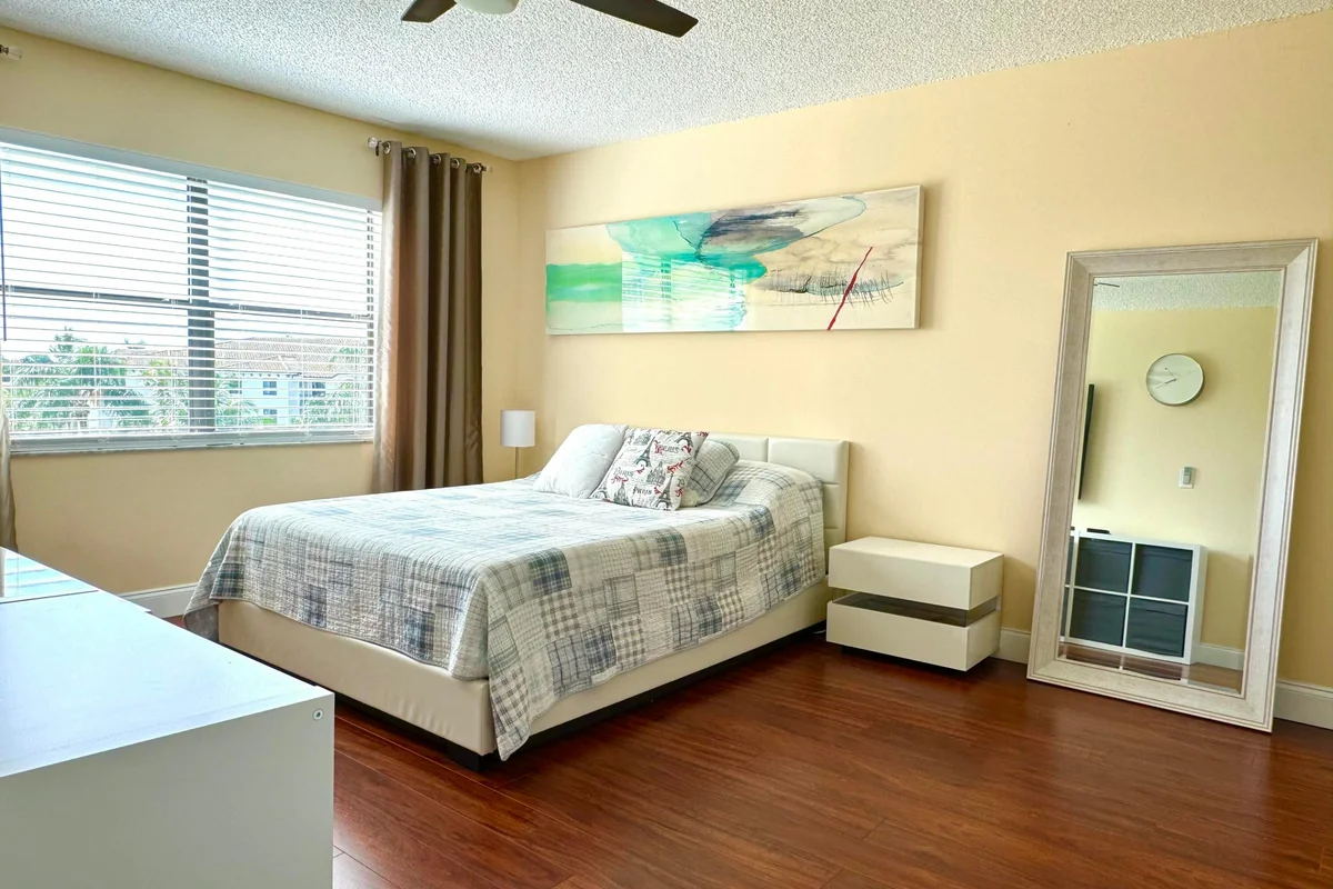 9355 SW 8th St #417, Boca Raton: photo 1 of 27