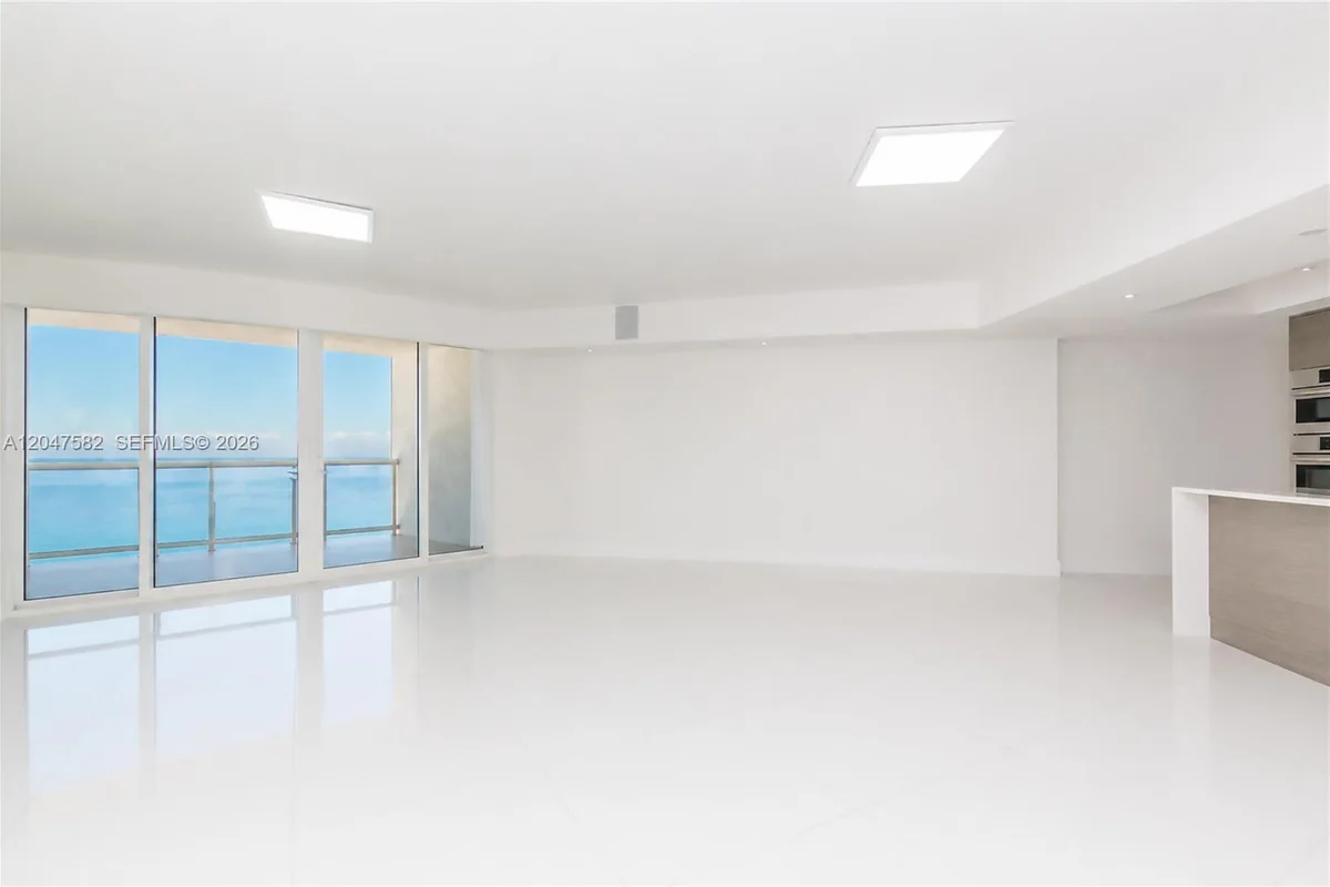 17201 Collins Ave #1807, Sunny Isles Beach: photo 1 of 32
