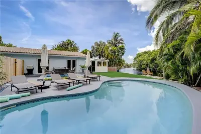 50 NE 30th Ct #1-2, Wilton Manors: photo 1 of 51