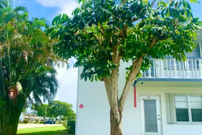 81 Kingswood E, West Palm Beach: photo 1 of 42