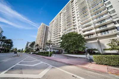 5701 Collins Ave #1415, Miami Beach: photo 1 of 33