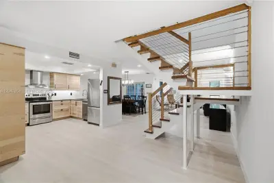 2822 N 34th Ave, Hollywood: photo 1 of 35