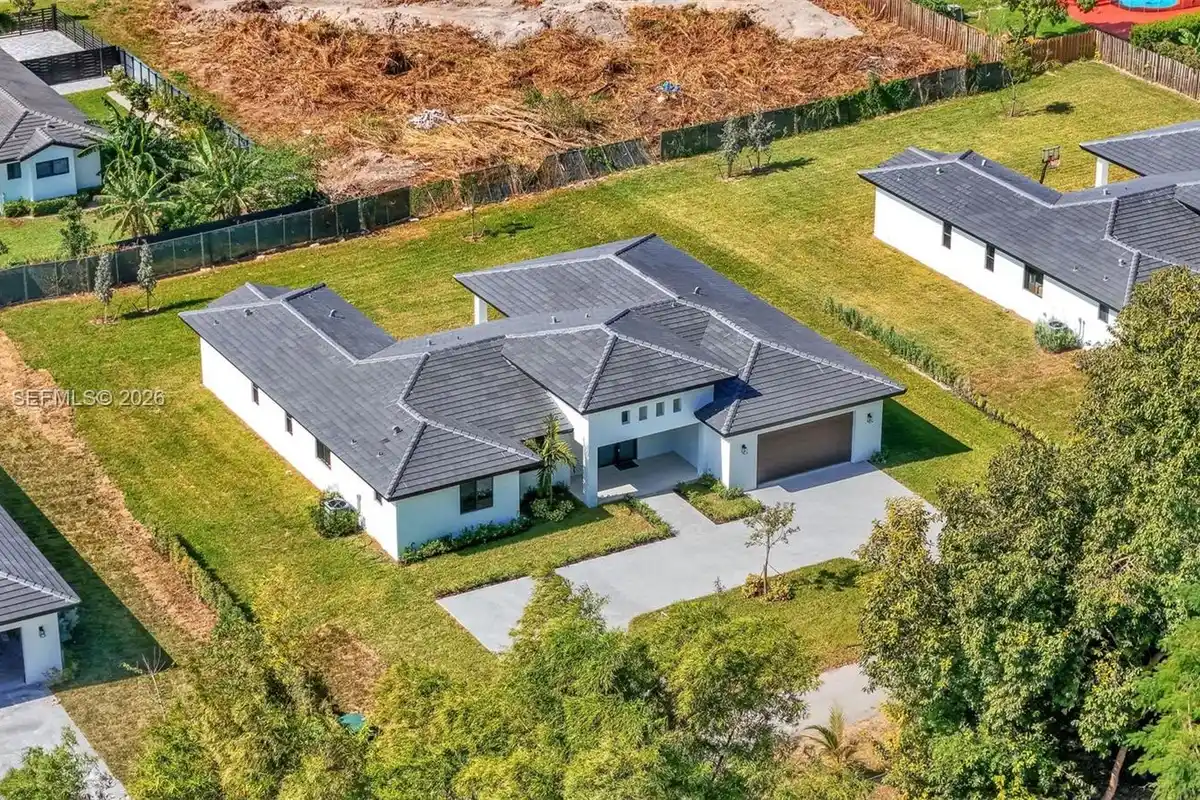 23120 SW 154 Ct, Miami: photo 1 of 51