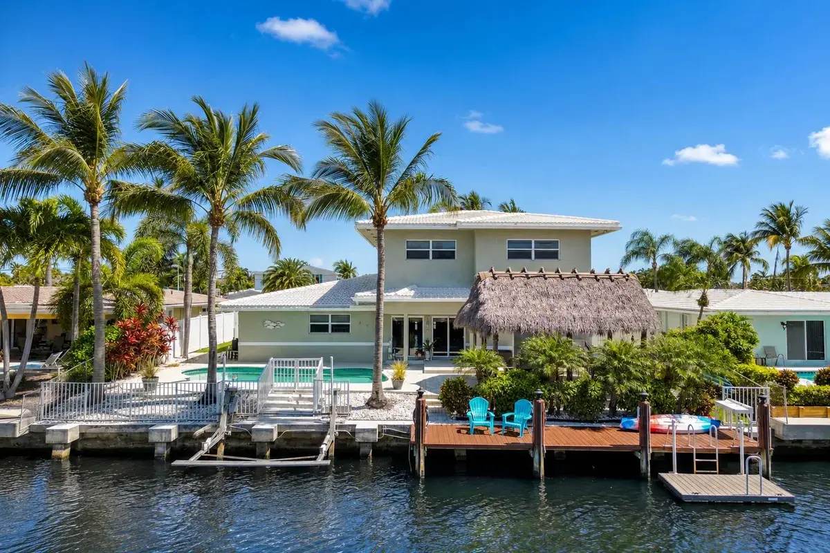 240 SE 3rd Ct, Pompano Beach: photo 1 of 32