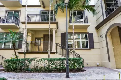 2609 NE 14th Ave #114, Wilton Manors: photo 1 of 57