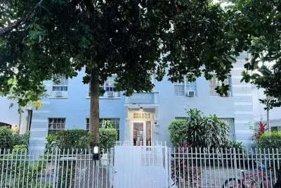 842 Meridian #2F, Miami Beach: photo 1 of 7