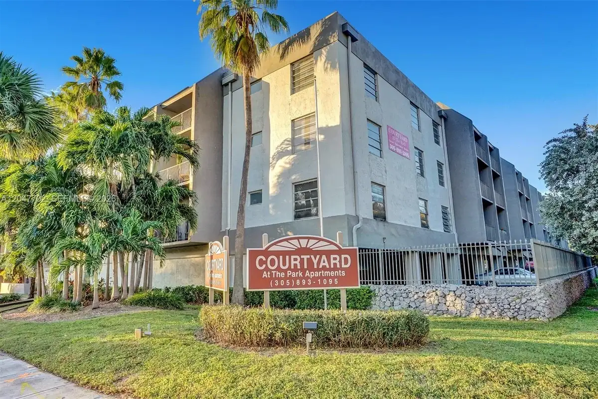 1595 NE 135th St #429, North Miami: photo 1 of 14