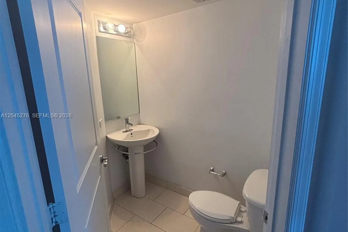 480 NE 30th St #1004, Miami: photo 1 of 14