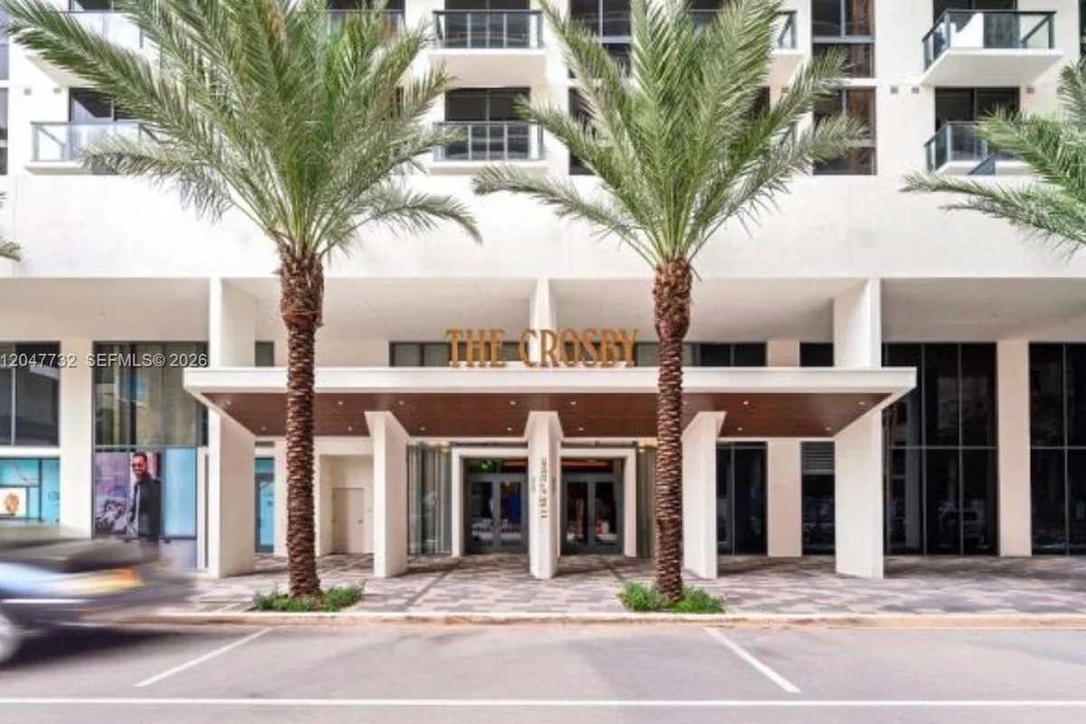 11 NE 6th St #213, Miami: photo 1 of 24