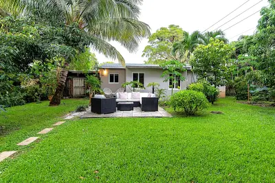 1401 NE 17th Way, Fort Lauderdale: photo 1 of 35