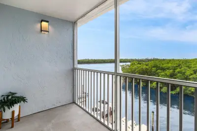 689 NE 6th Ct #4050, Boynton Beach: photo 1 of 40