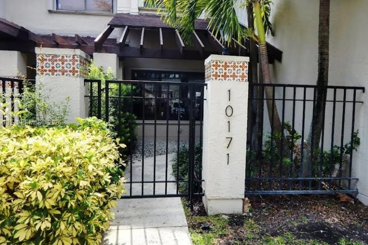 10171 SW 137th Ct, Miami: photo 1 of 23