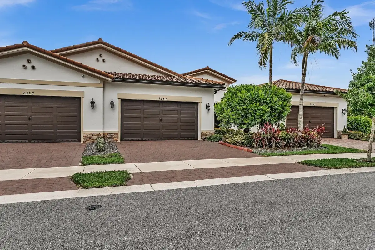 7457 S Blue Spring Dr, Parkland: photo 1 of 65