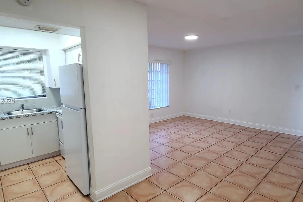 7851 Dunham Blvd #12, Miami: photo 1 of 34