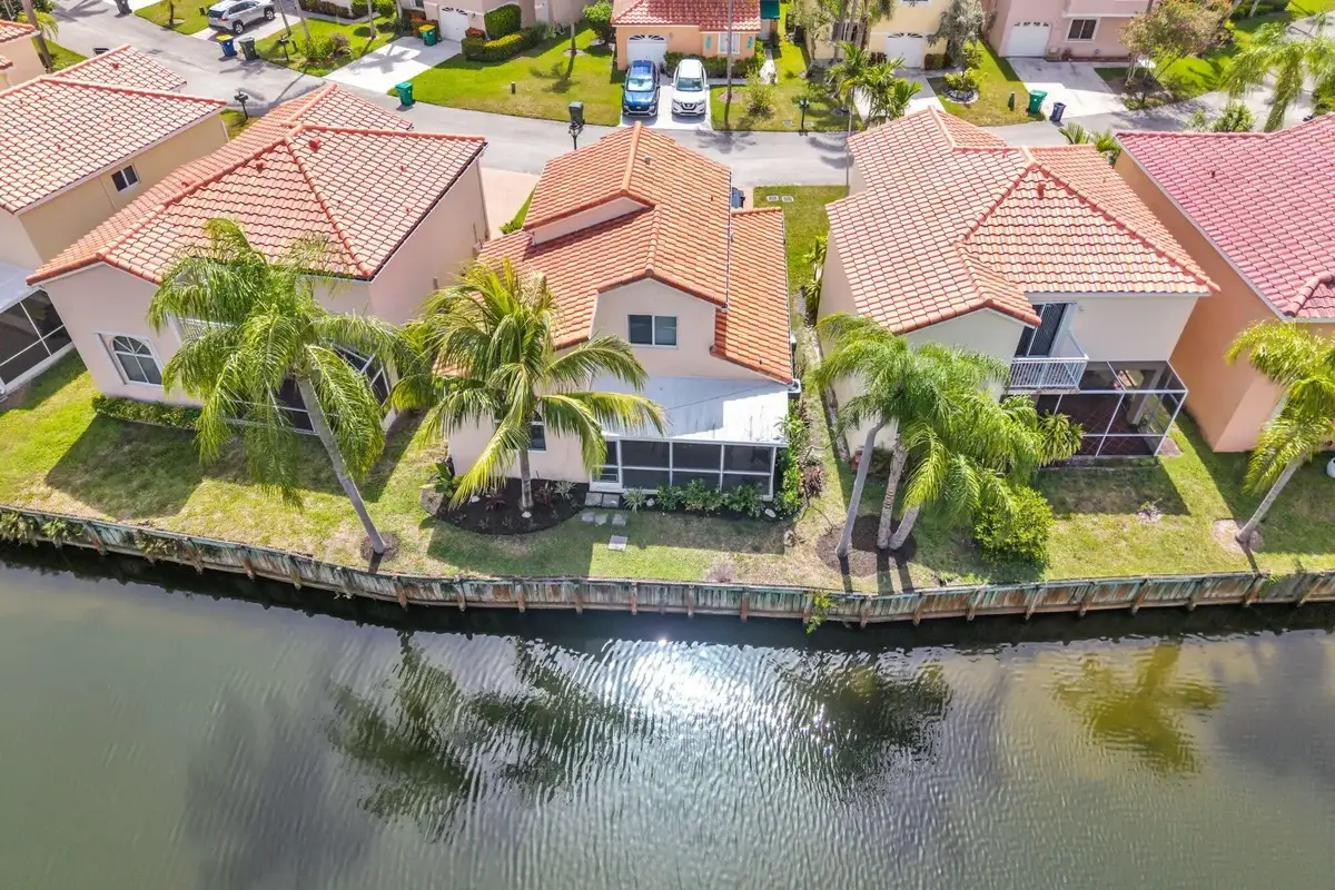1058 SE 6th Ct, Dania Beach: photo 1 of 57