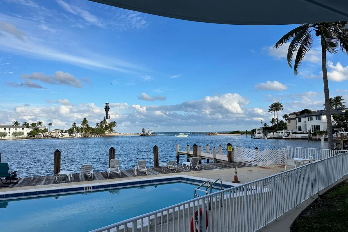 2508 Bay Dr #110, Pompano Beach: photo 1 of 19