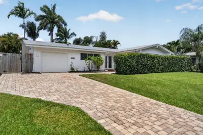 9971 Dogwood Ave, Palm Beach Gardens: photo 1 of 23