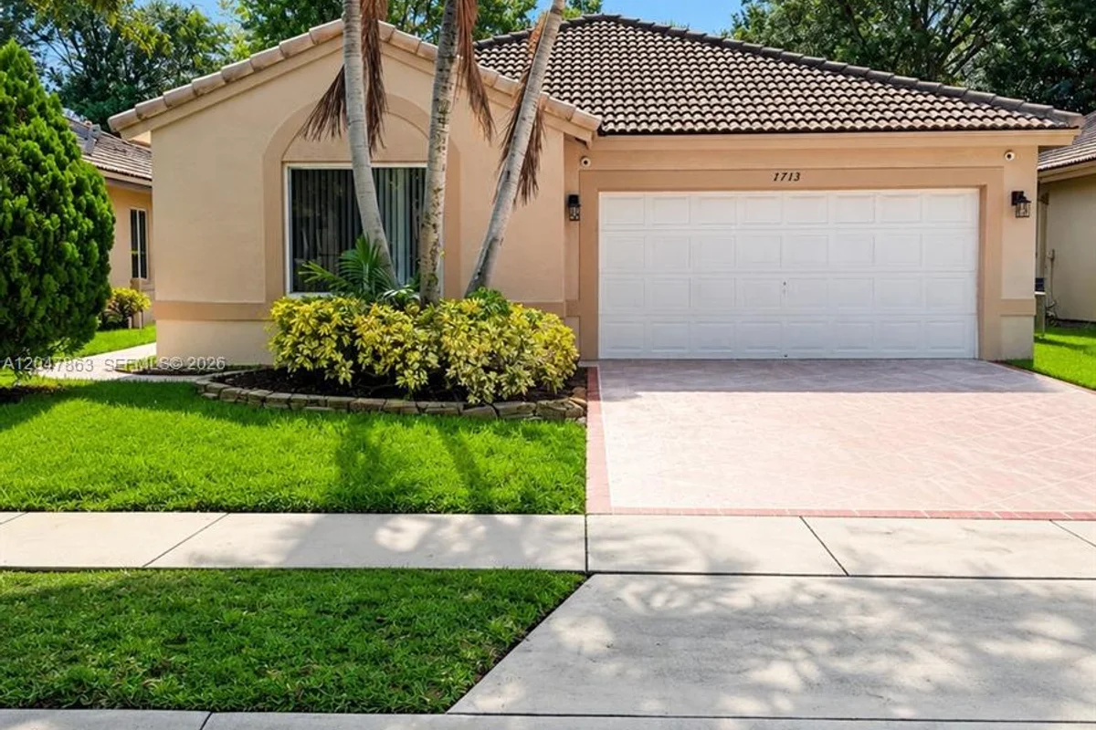 1713 NW 208th Ter, Pembroke Pines: photo 1 of 16