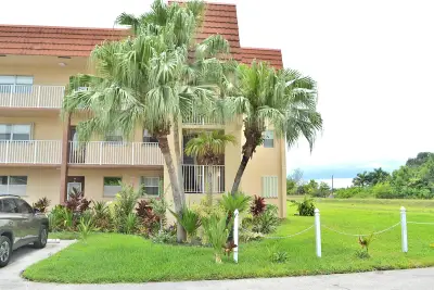 8841 Sunrise Lakes Blvd #112, Sunrise: photo 1 of 30