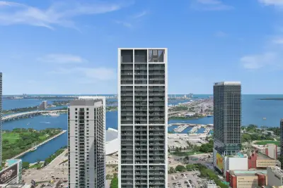 601 NE 1st Ave #4712, Miami: photo 1 of 27