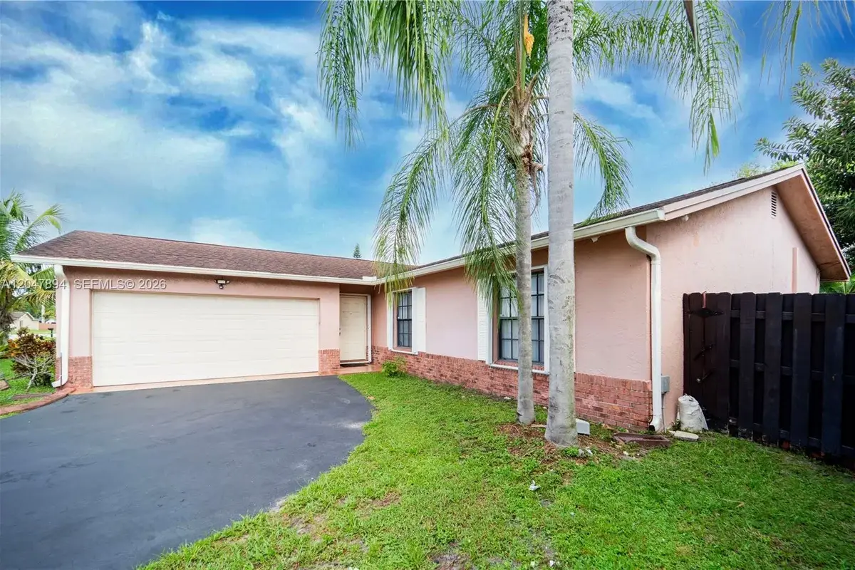 10815 NW 26th St, Sunrise: photo 1 of 36