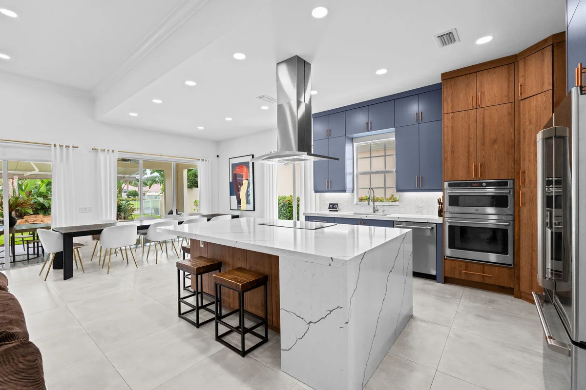 8342 Dominica Pl, Wellington: photo 1 of 57