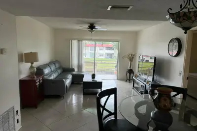 133 Lake Carol Dr, West Palm Beach: photo 1 of 10