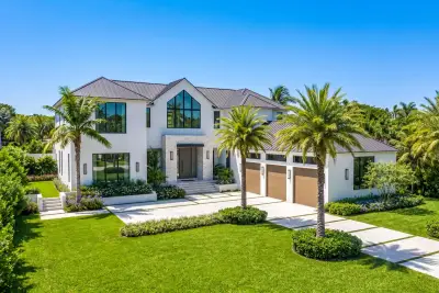 3 Hudson Ave, Ocean Ridge: photo 1 of 37