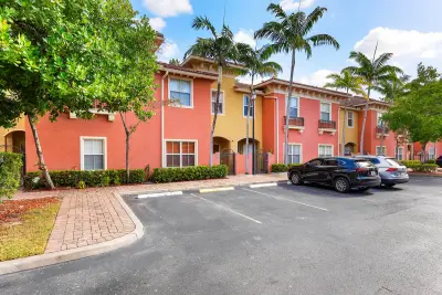 2851 W Prospect #506, Tamarac: photo 1 of 26
