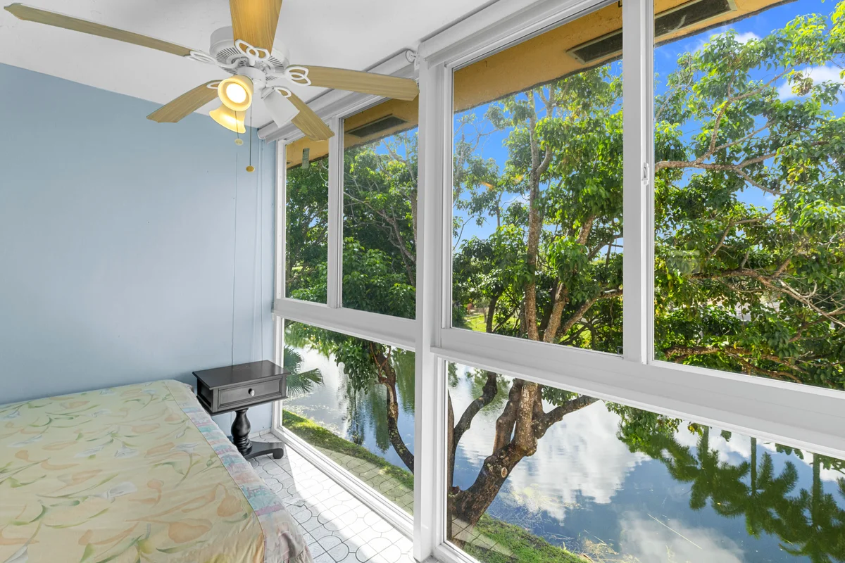 Condo in Sunrise: photo 1 of 16