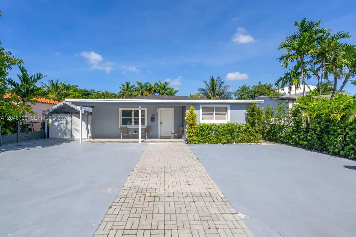 801 NW 17th Ct, Miami: photo 1 of 37