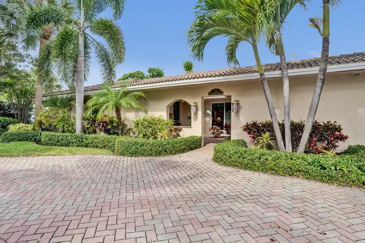 11 Tam O'shanter Ln, Fort Lauderdale: photo 1 of 50