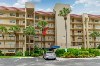 3661 Via Poinciana #211, Lake Worth: photo 1 of 42