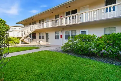 142 Norwich F, West Palm Beach: photo 1 of 25