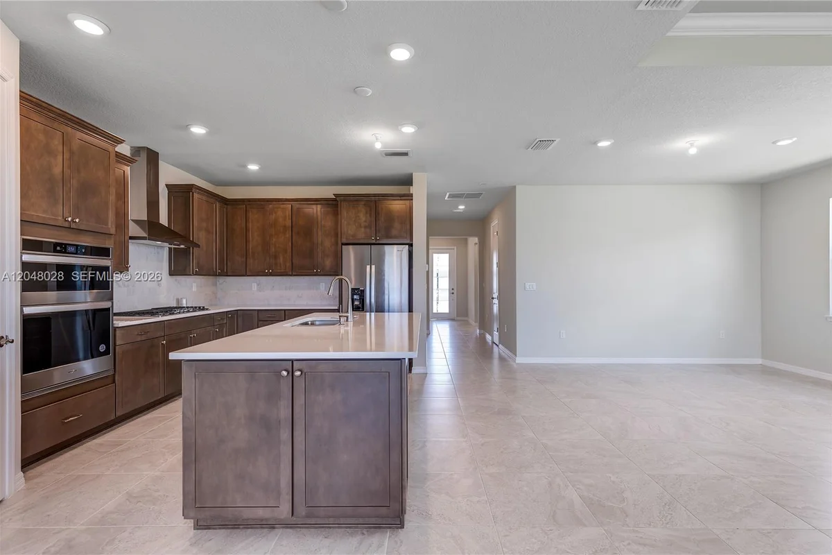 4480 Gramercy Dr, Oakland Park: photo 1 of 16