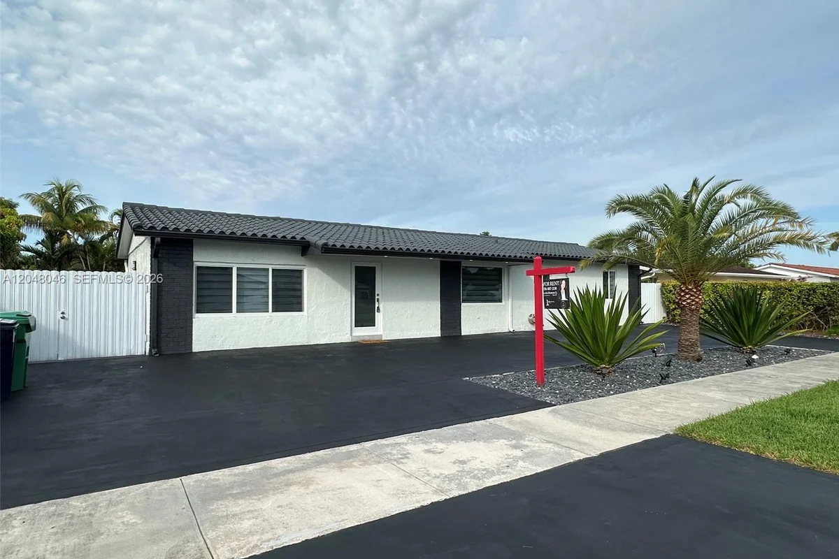 10790 SW 66th Dr, Miami: photo 1 of 2
