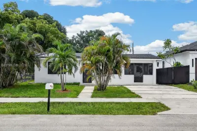 2530 NW 14th Ct, Fort Lauderdale: photo 1 of 13