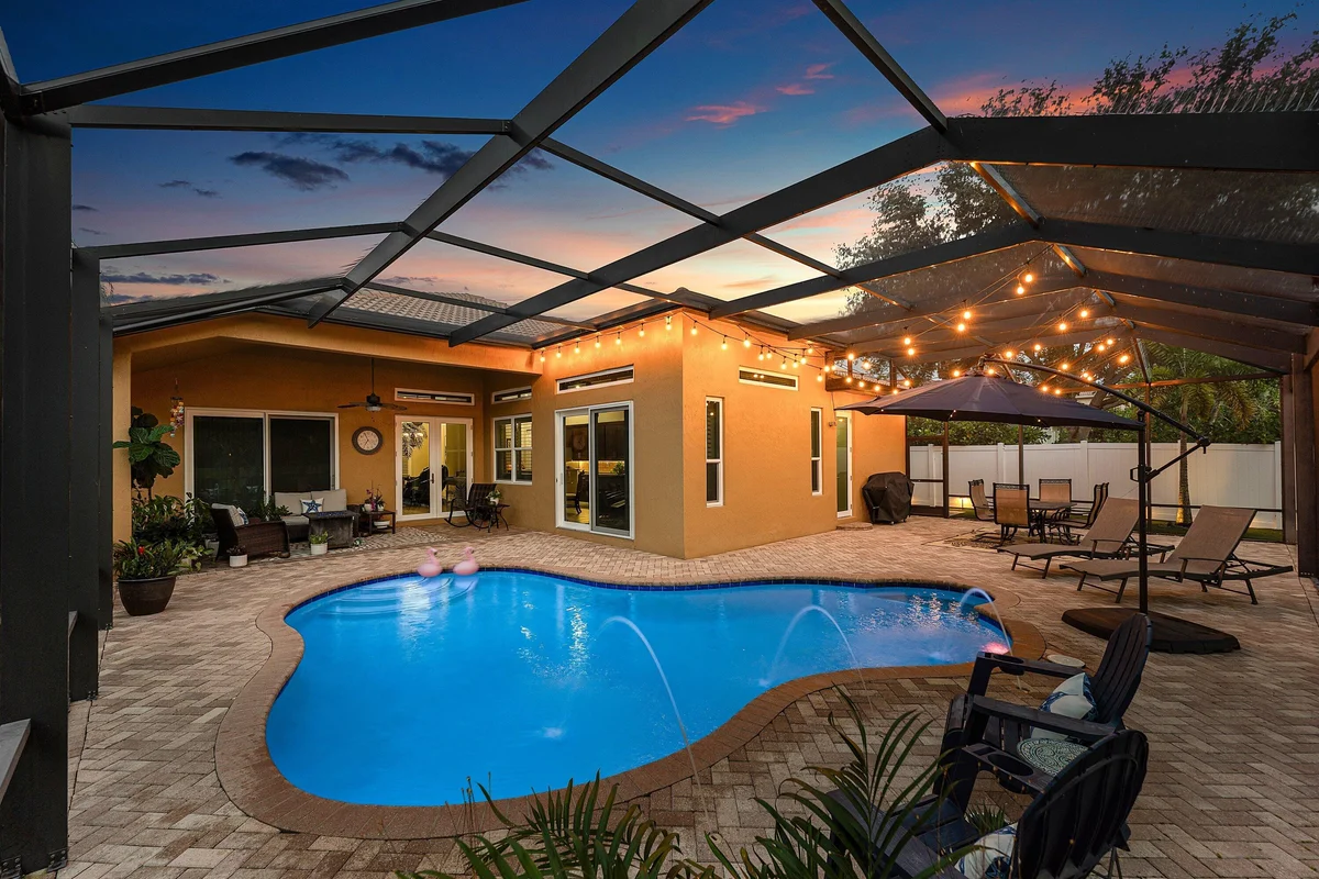 1853 Palisades Dr, West Palm Beach: photo 1 of 41