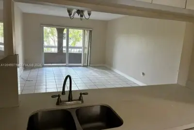 7830 Camino Real #K310, Miami: photo 1 of 7