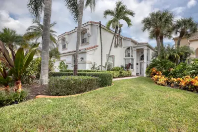 2070 Chagall Cir, West Palm Beach: photo 1 of 49