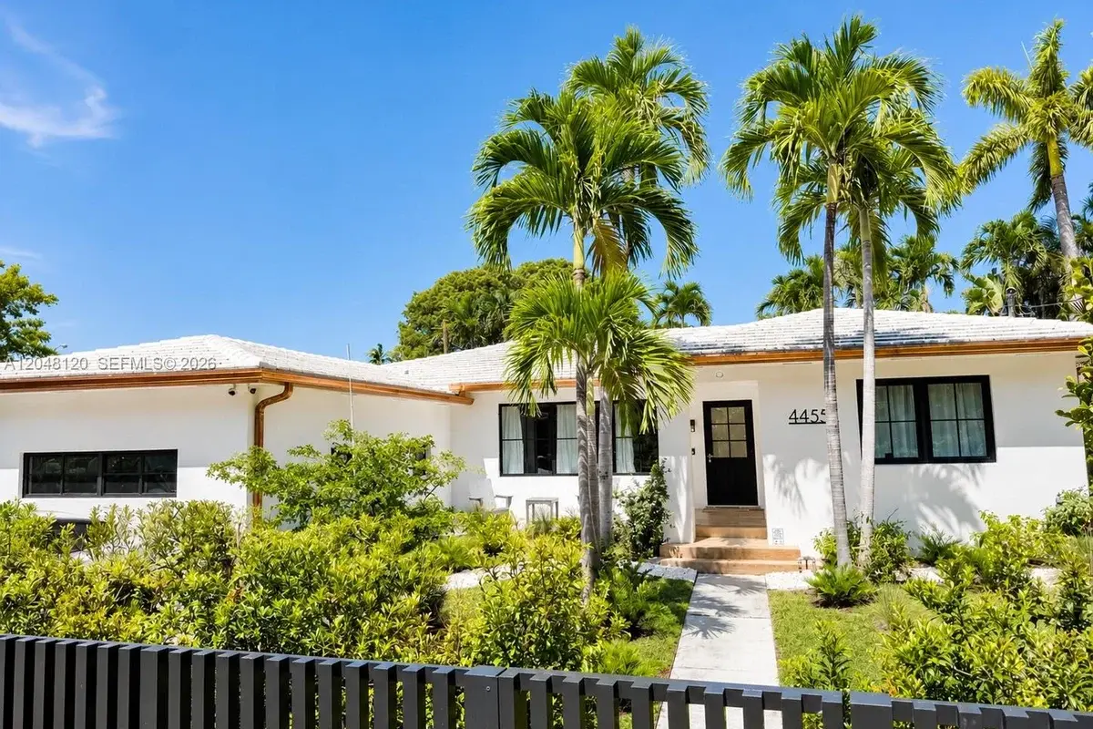 4455 N Bay Rd, Miami Beach: photo 1 of 14