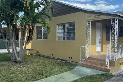 3632 SW 25th St, Miami: photo 1 of 2