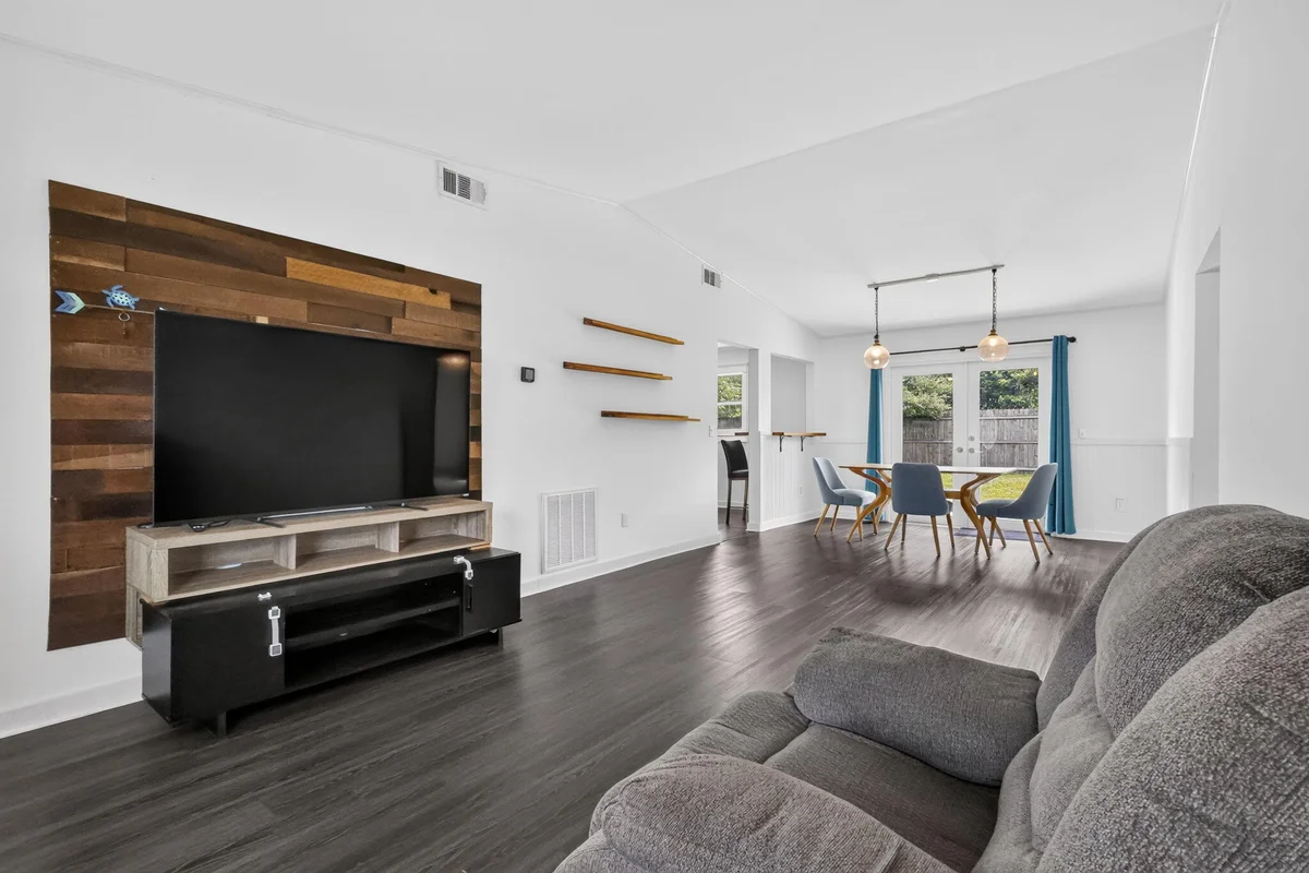 5258 Canal Cir W, Lake Worth: photo 1 of 32