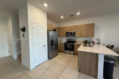 159 NE 13th Ter, Homestead: photo 1 of 20