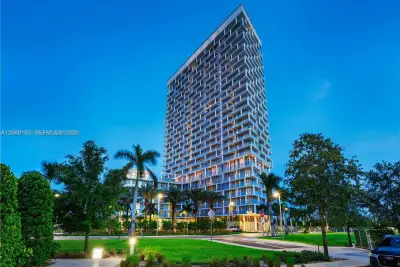 2000 Metropica Way #1602, Sunrise: photo 1 of 35