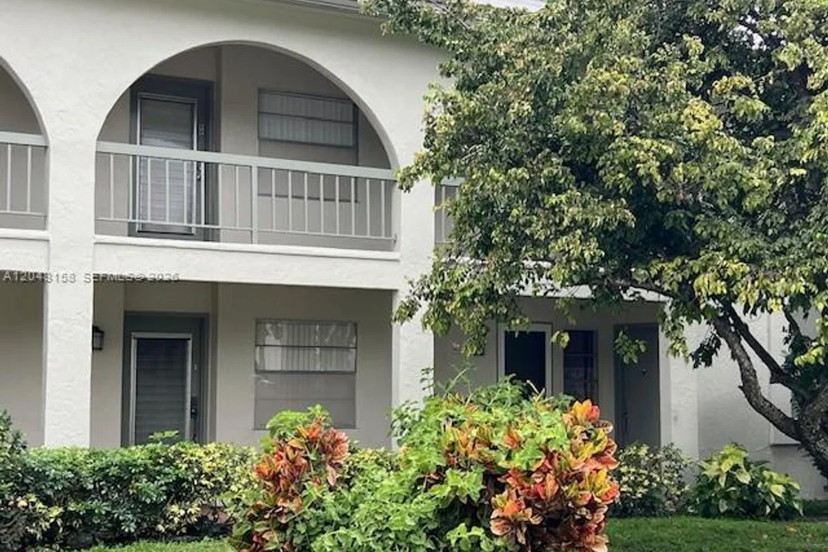 1207 Bahama Bend #E2, Coconut Creek: photo 1 of 23