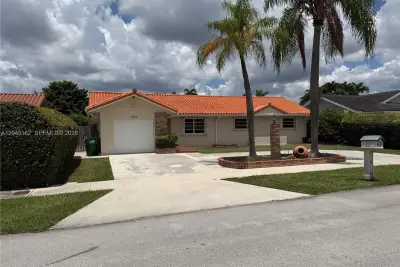 3262 SW 139th Pl, Miami: photo 1 of 36