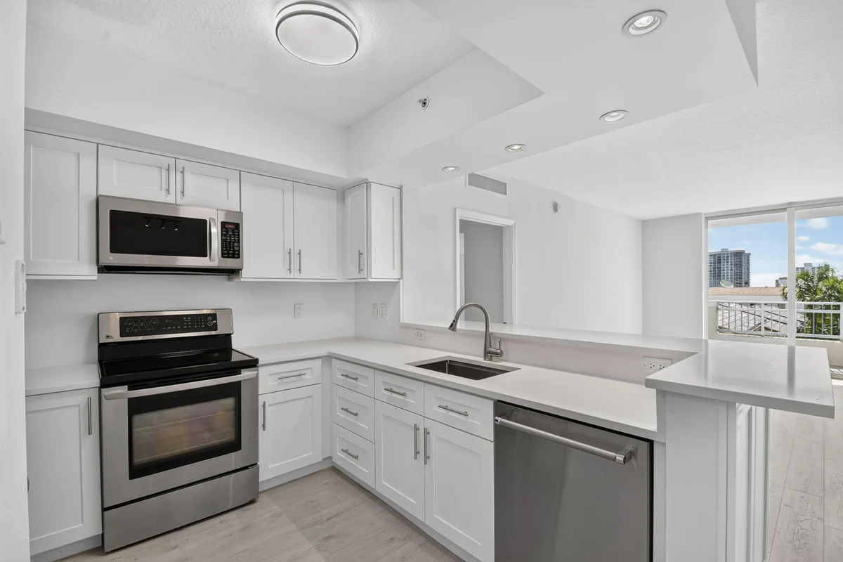 403 S Sapodilla Ave #409, West Palm Beach: photo 1 of 48