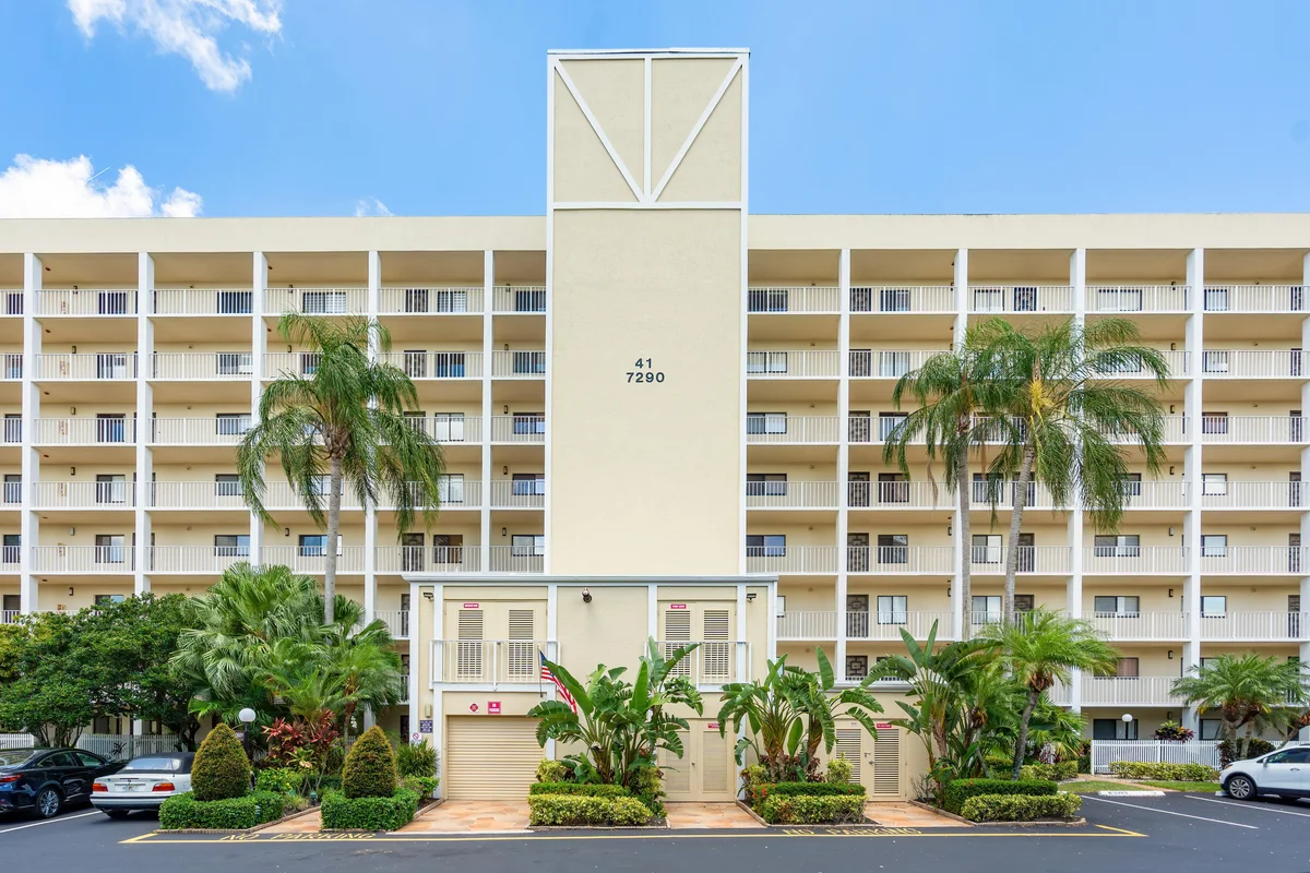 7290 Kinghurst Dr #607, Delray Beach: photo 1 of 36